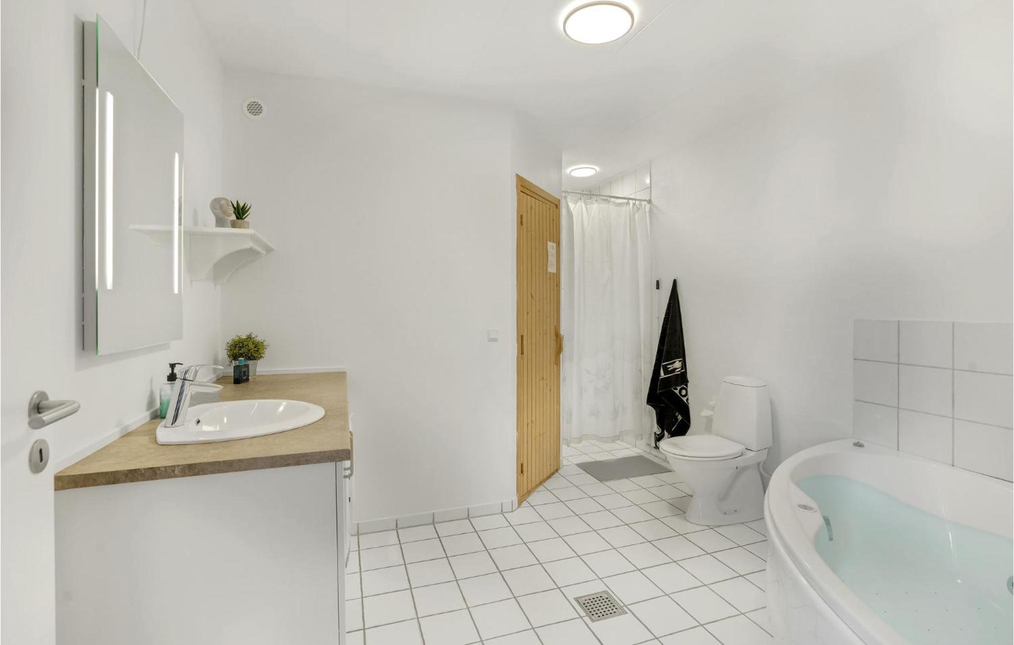 Amazing Home In Hvide Sande With Wifi Bjerregard Luaran gambar